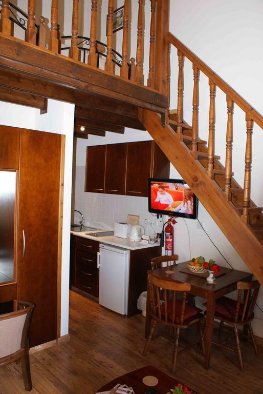 Atratsa Mountain Suites กาโลปานาโยติส ห้อง รูปภาพ